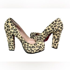 Betsey Johnson Sonya Leopard Print Suede Pump Platform High Heels 7.5